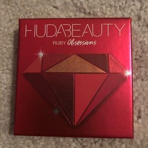 Huda Beauty Ruby Obsessions